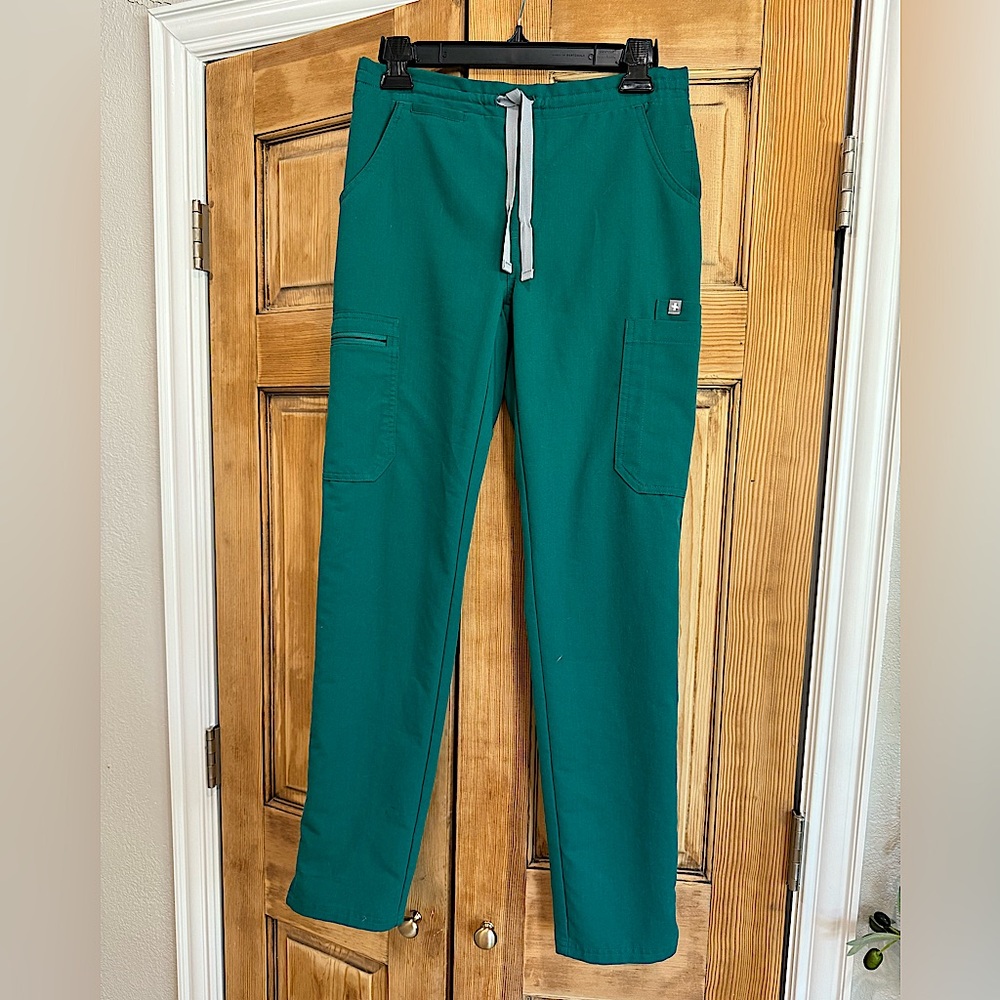 Figs yola skinny pants hunter green